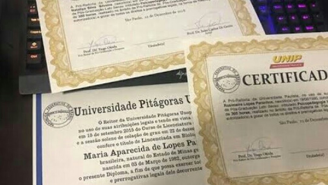 É seguro comprar diploma pela internet?